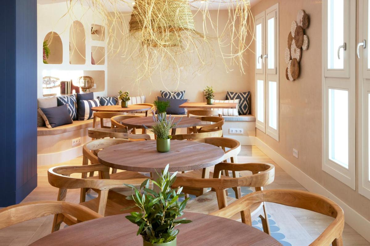 Un restaurante o sitio para comer en Catalonia Mirador des Port