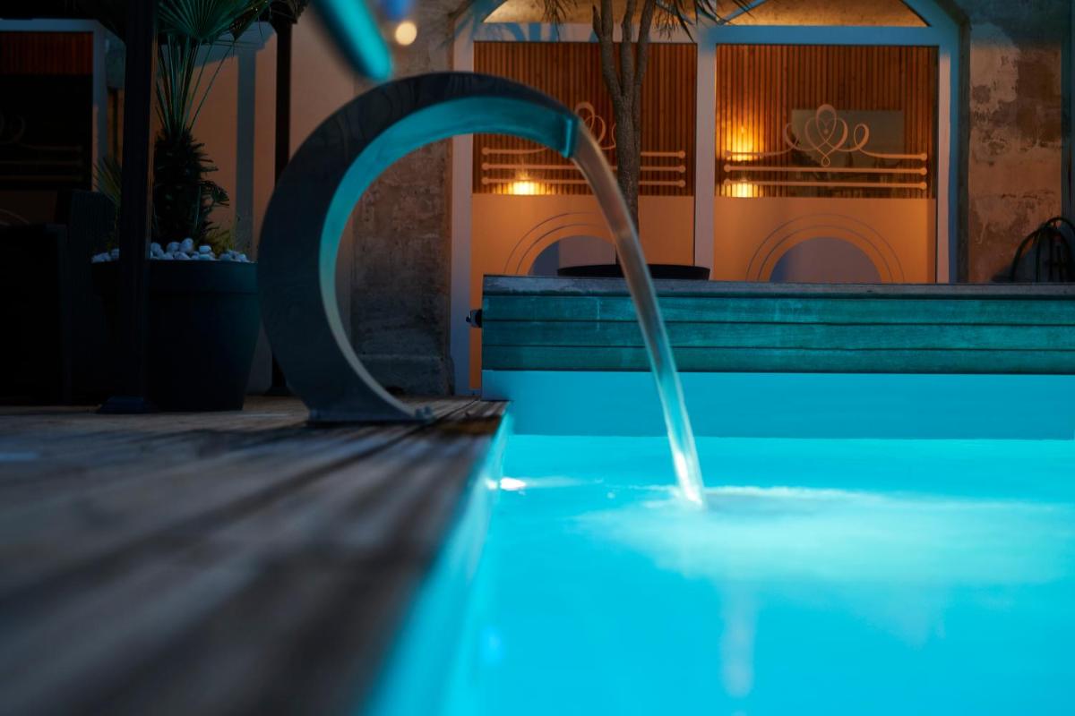 Piscine de l'établissement Grand Hôtel du Luxembourg & Spa ou située à proximité