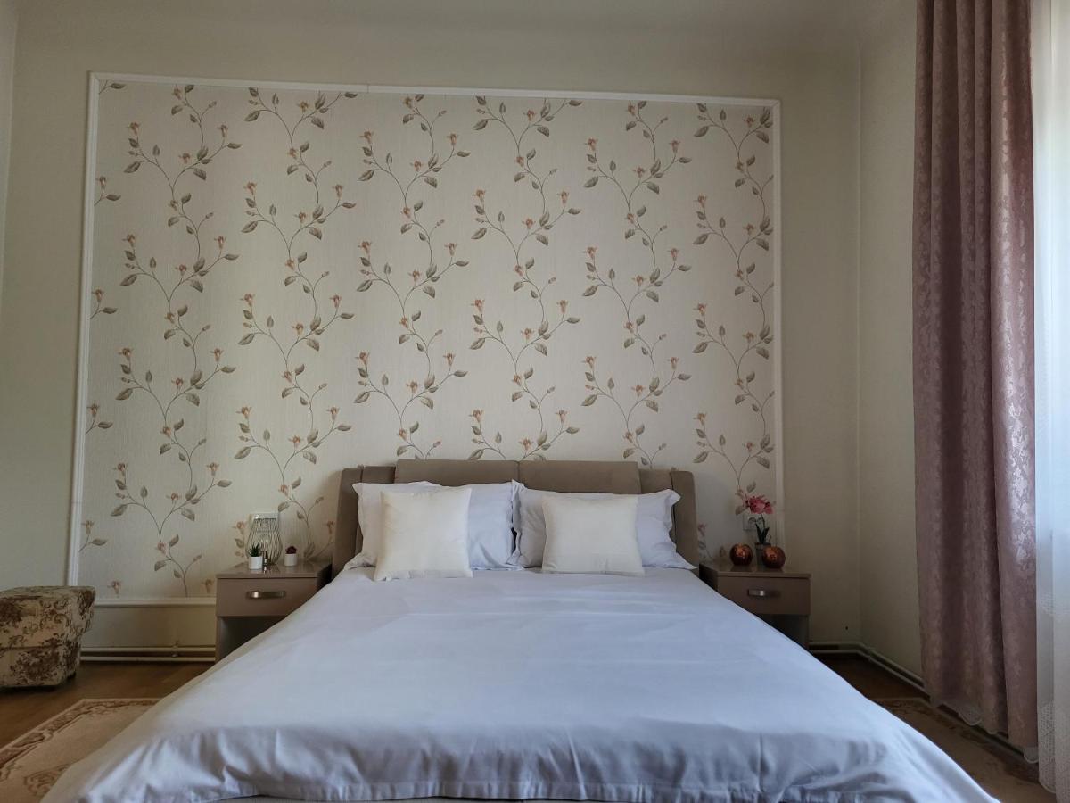 Pandora Guest House - Housity