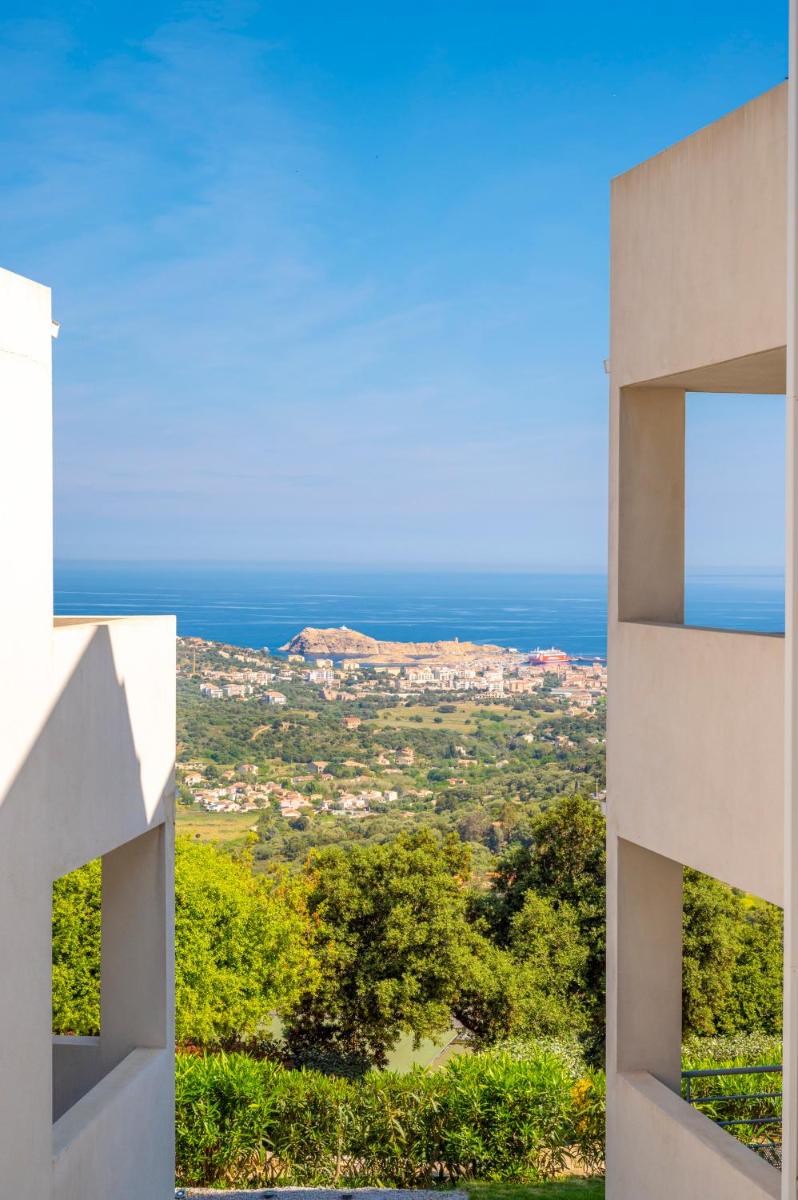 Domaine Bagia Donne - Housity
