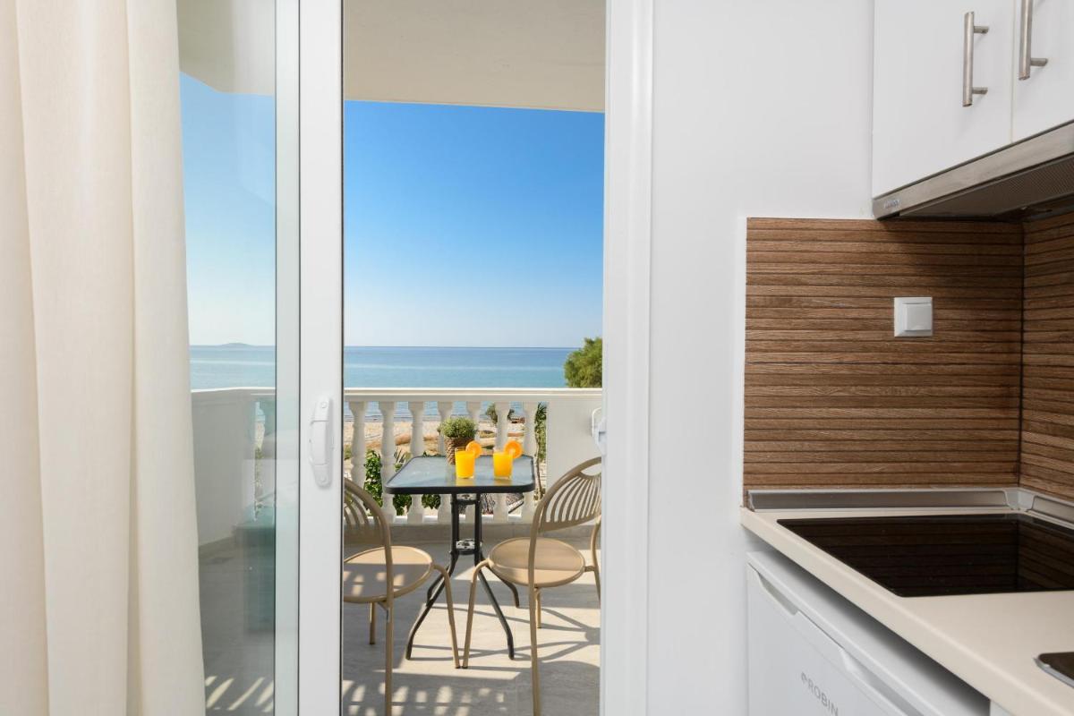 Boutique Giannikis By The Beach - Housity