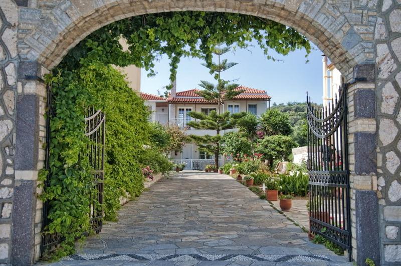 Suitetrails - Samos Apartments