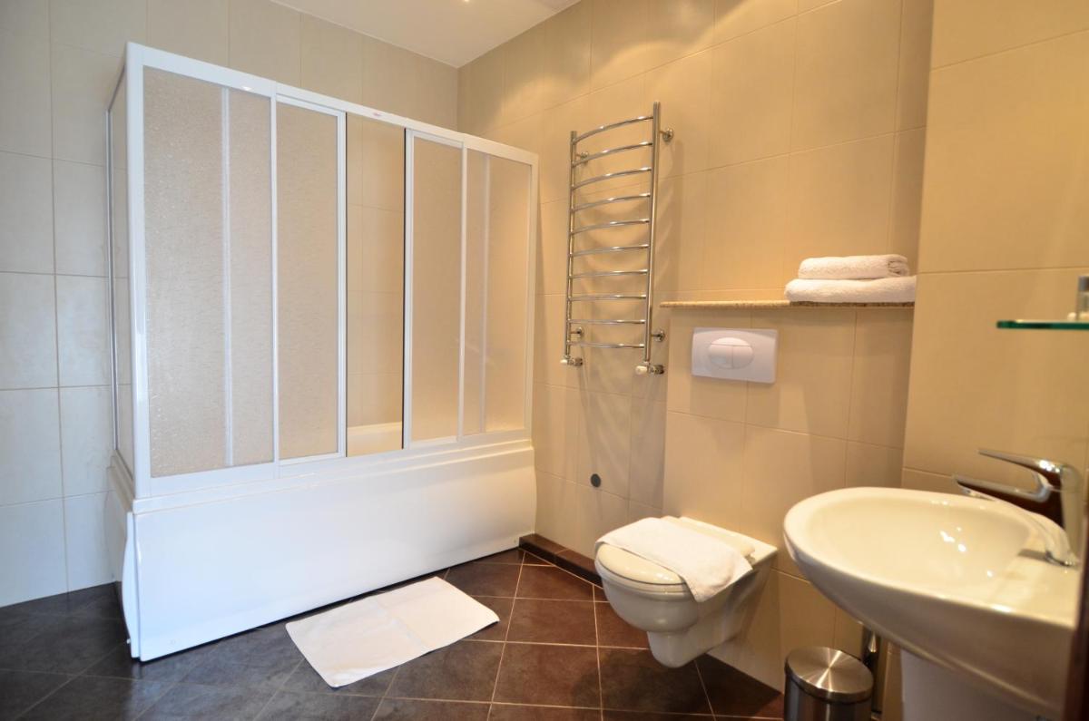 Platinum Hotel - Hizvo