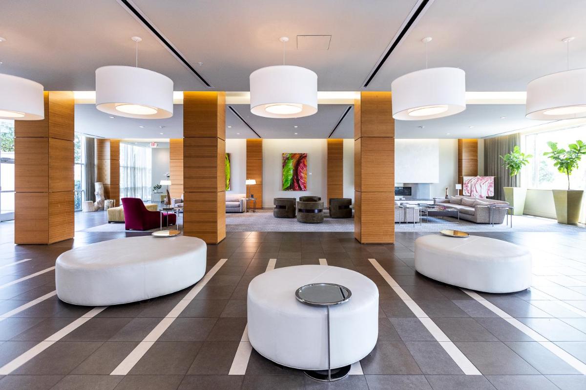 I Hotel and Illinois Conference Center - Champaign - Housity