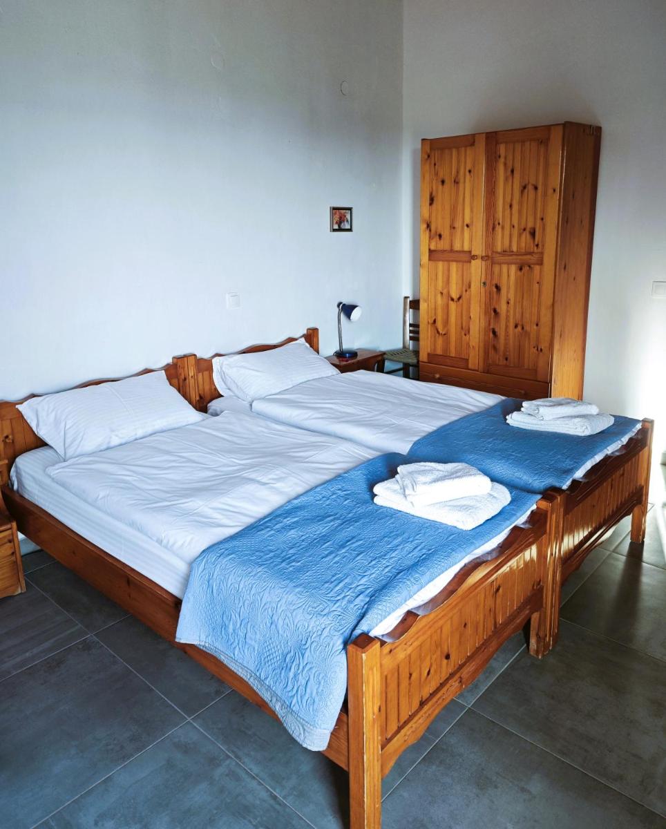 Babis & Popi Rooms and Studios - Housity