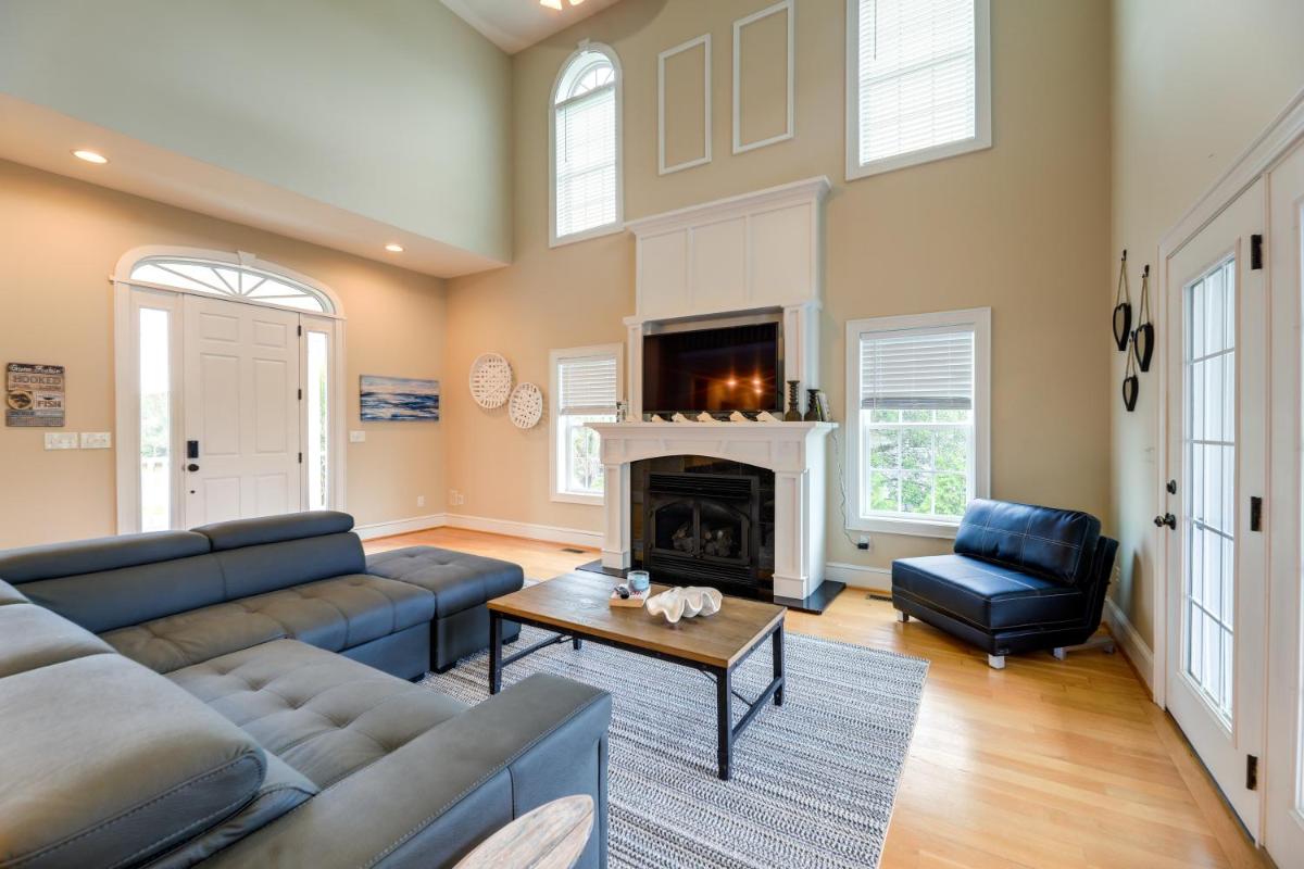Harkers Island Vacation Rental with Pool Table! - Housity