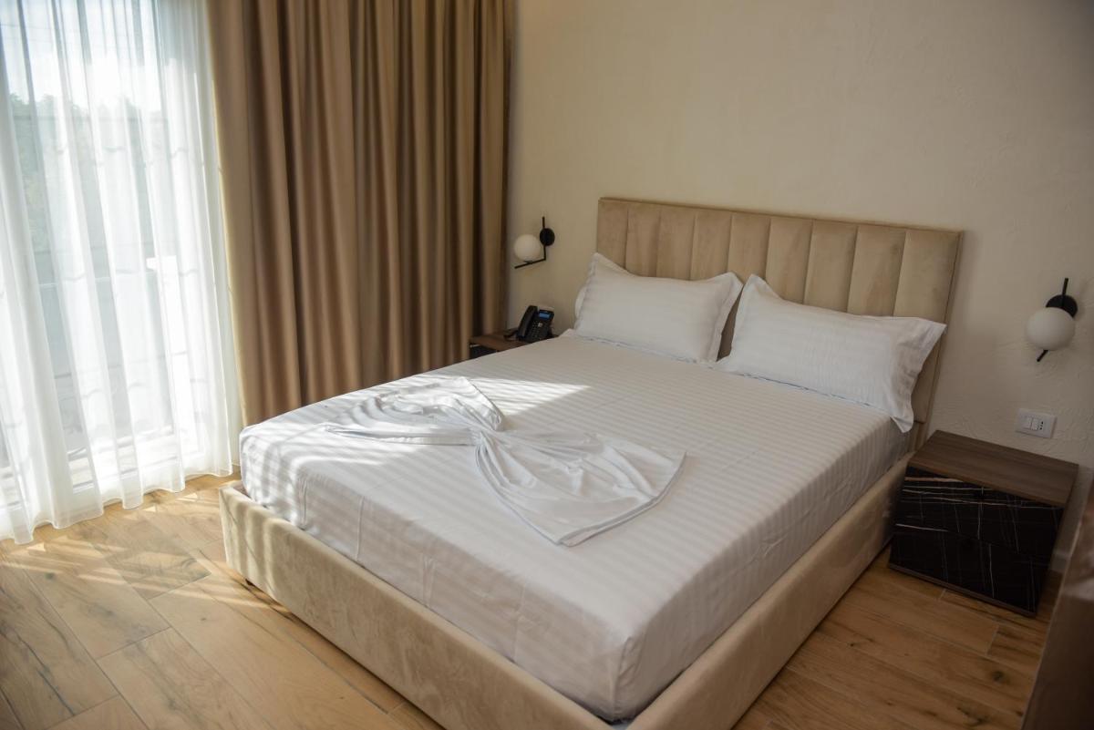 Suitetrails - Hotel Royal