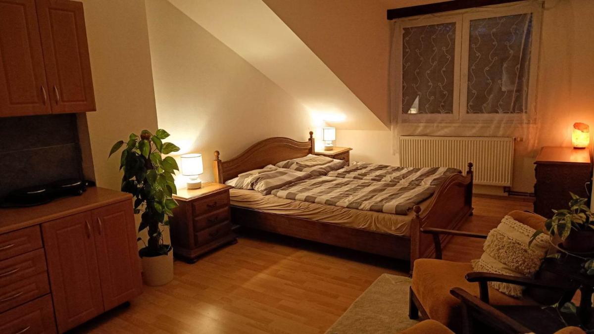 Hobití doupě - Housity