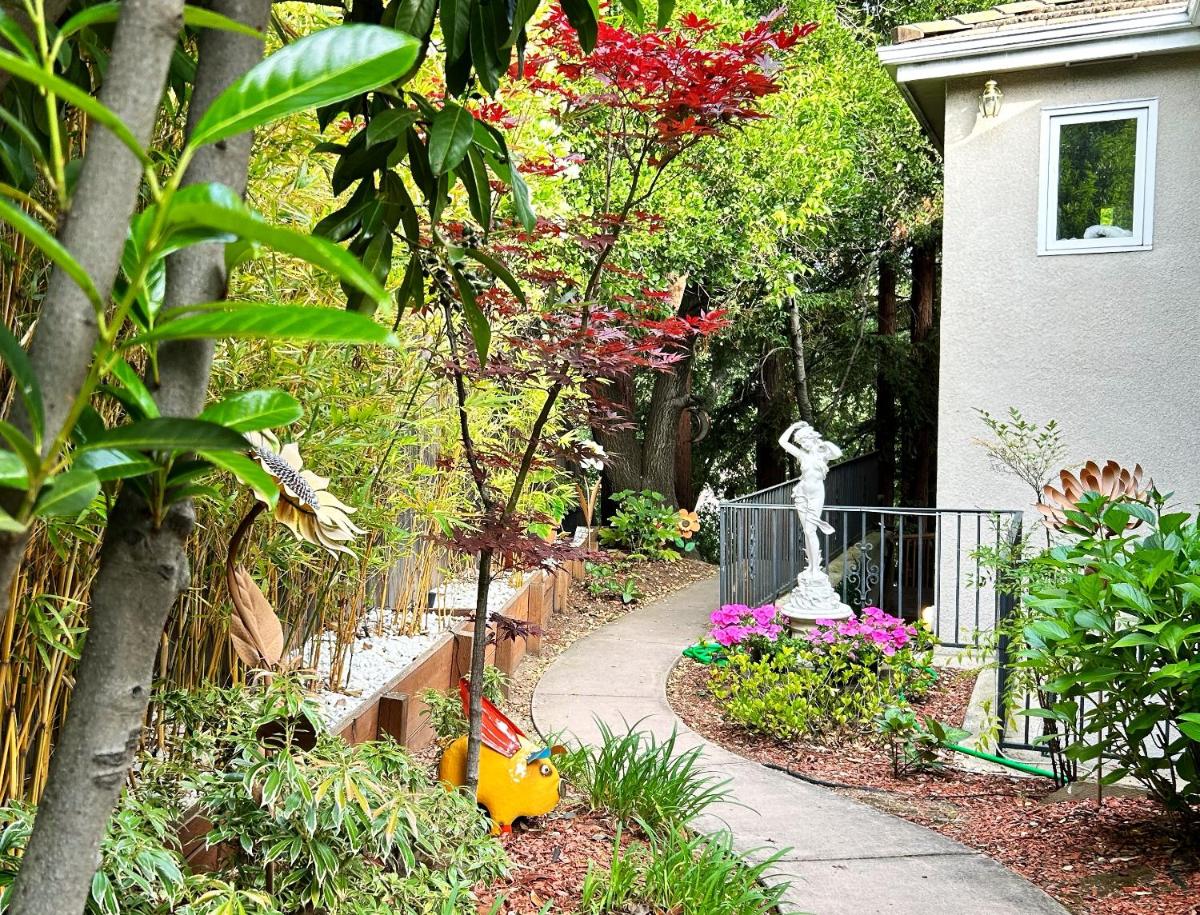 Little Paradise with Sauna Garden near Downtown - Housity