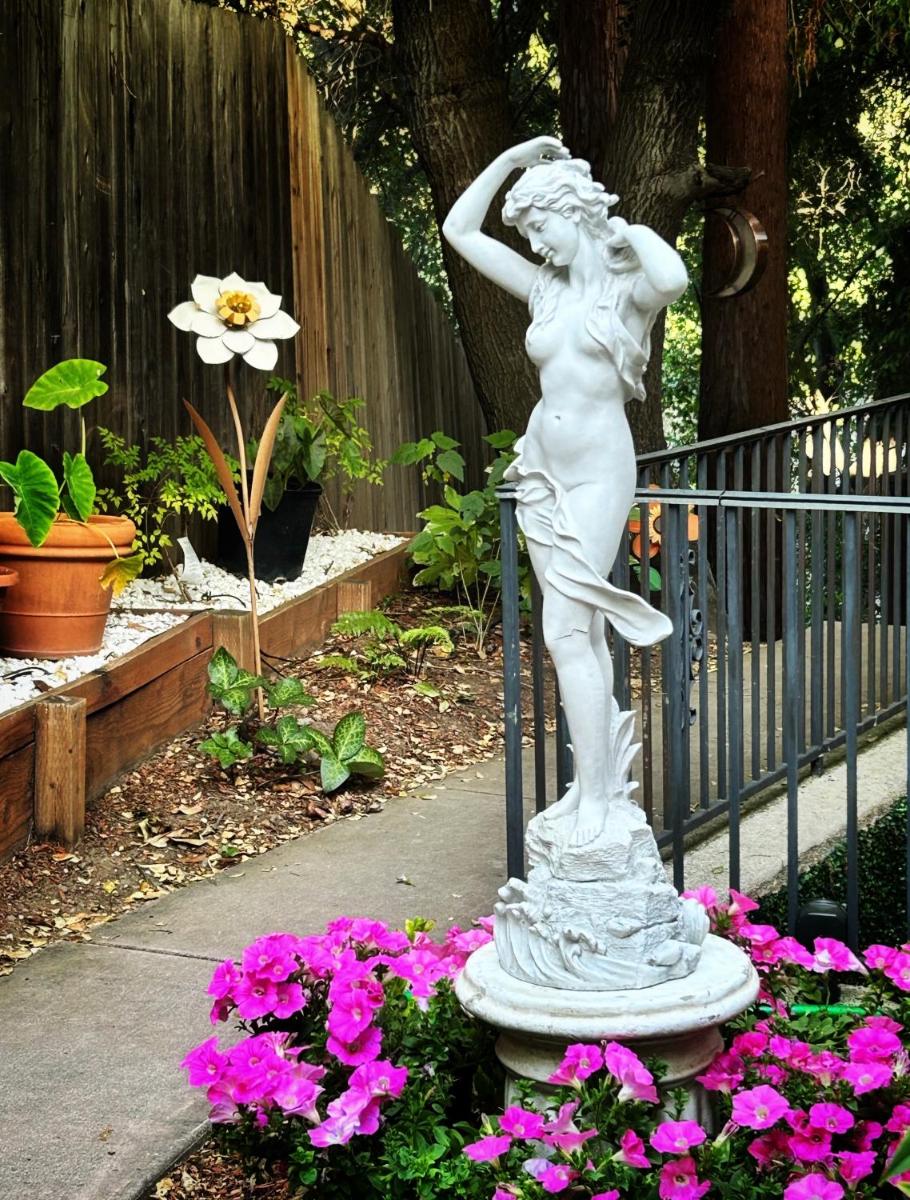 Little Paradise with Sauna Garden near Downtown - Housity