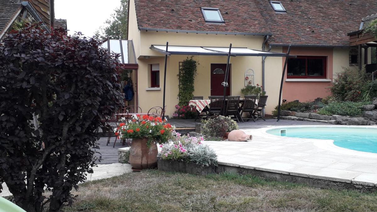 Maison de Paille - Housity