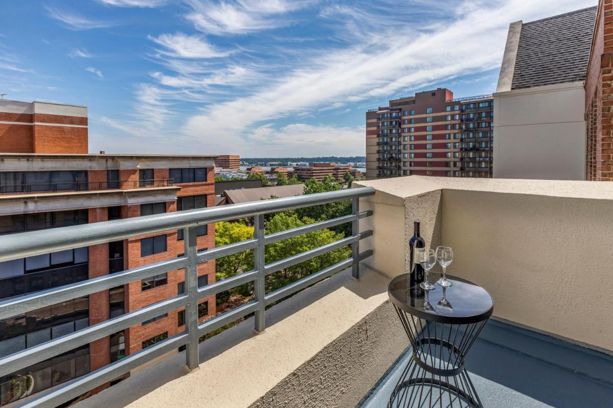 Sheraton Suites Old Town Alexandria - Housity