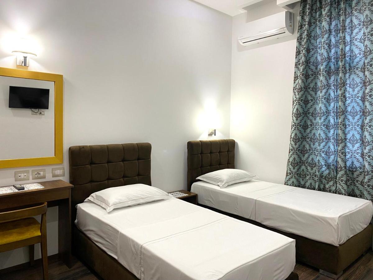 Suitetrails - Hotel Republika Berat