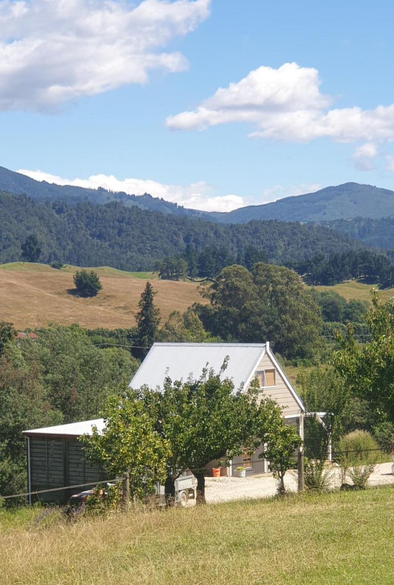 Blue Bell Cottage. Serene luxury farmstead - Housity