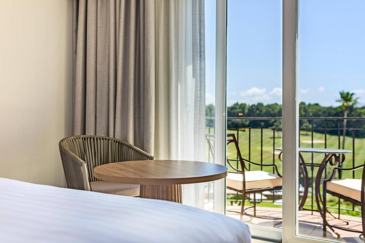 Un balcón o terraza de Denia Marriott La Sella Golf Resort & Spa