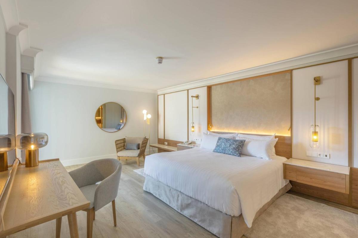 Cama o camas de una habitación en Denia Marriott La Sella Golf Resort & Spa