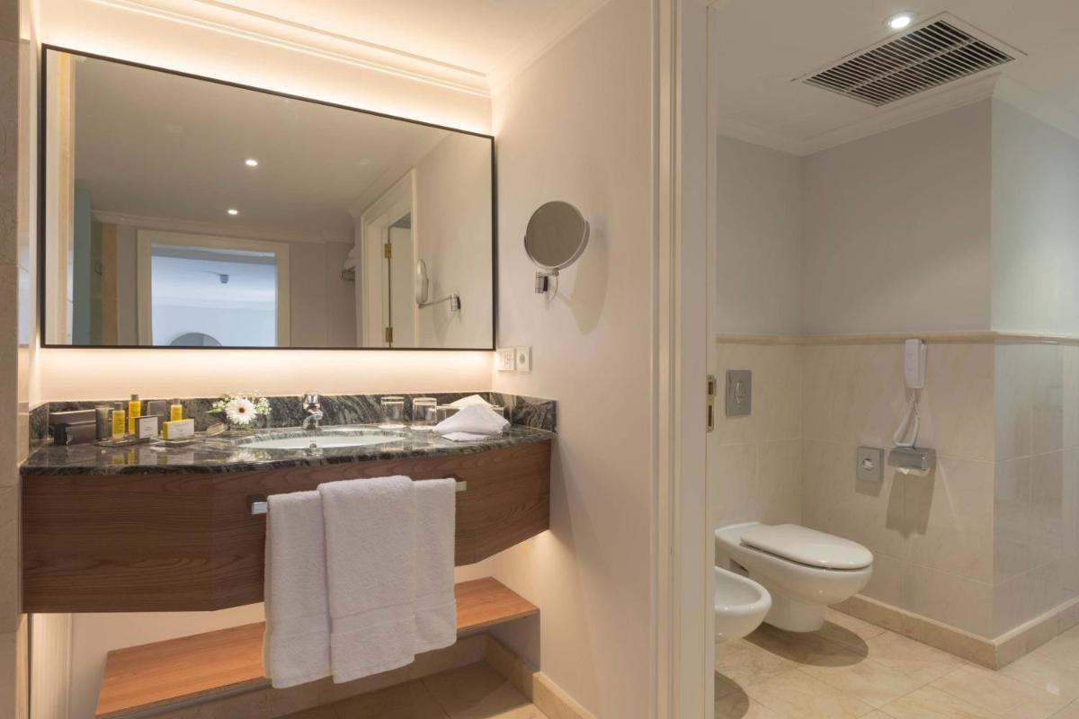 Un baño de Denia Marriott La Sella Golf Resort & Spa