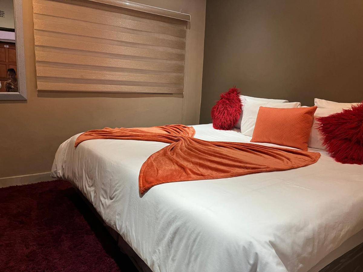 Maponya Guest House - Housity