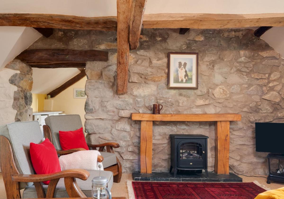 Coach House - Housity