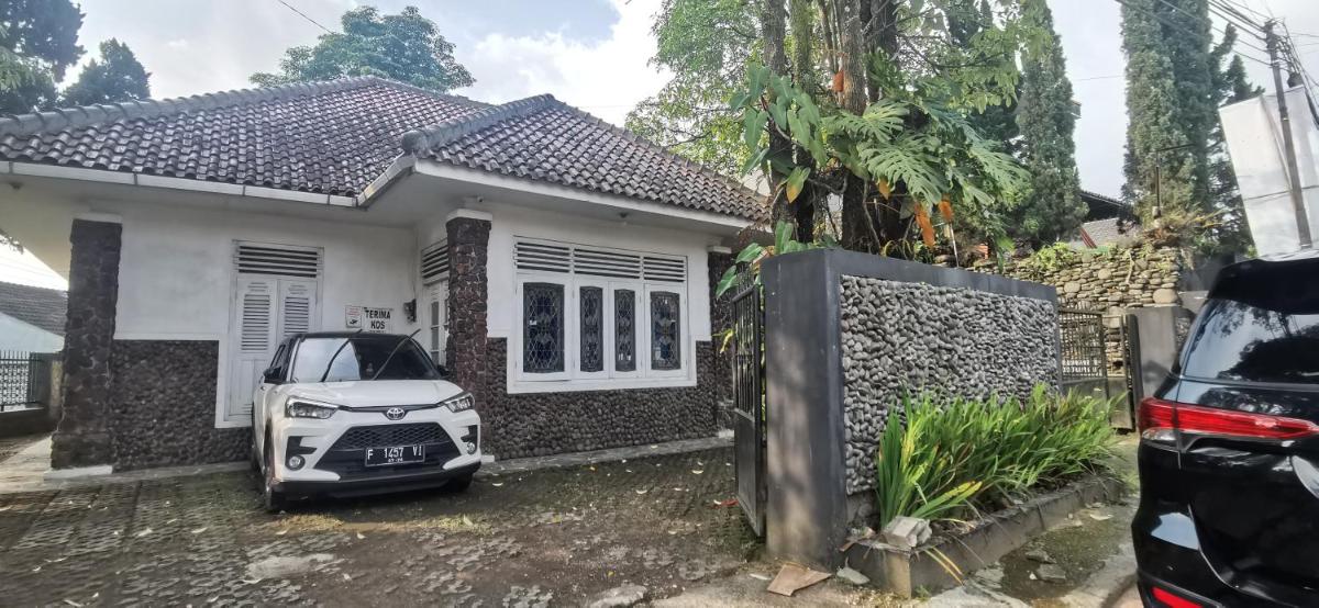 Kos Batu Tiur - Housity