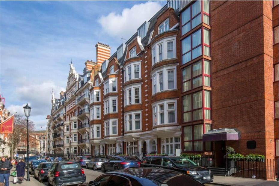 Luxury Knightsbridge apartment outside Harrods - Housity