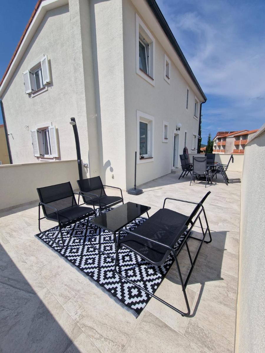 Apartmani Carla - Housity