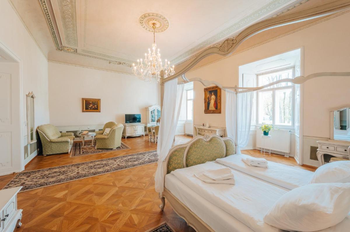 Zamek Hradek u Susice - Housity