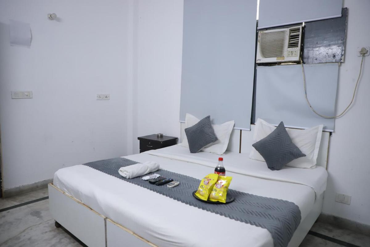 Suitetrails - Hotel Raaso Inn - Couple Friendly