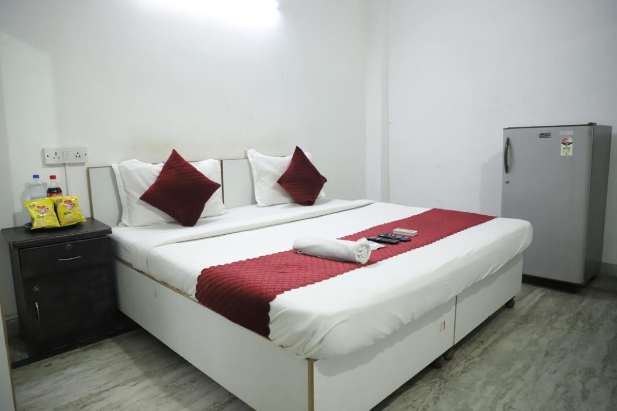 Suitetrails - Hotel Raaso Inn - Couple Friendly