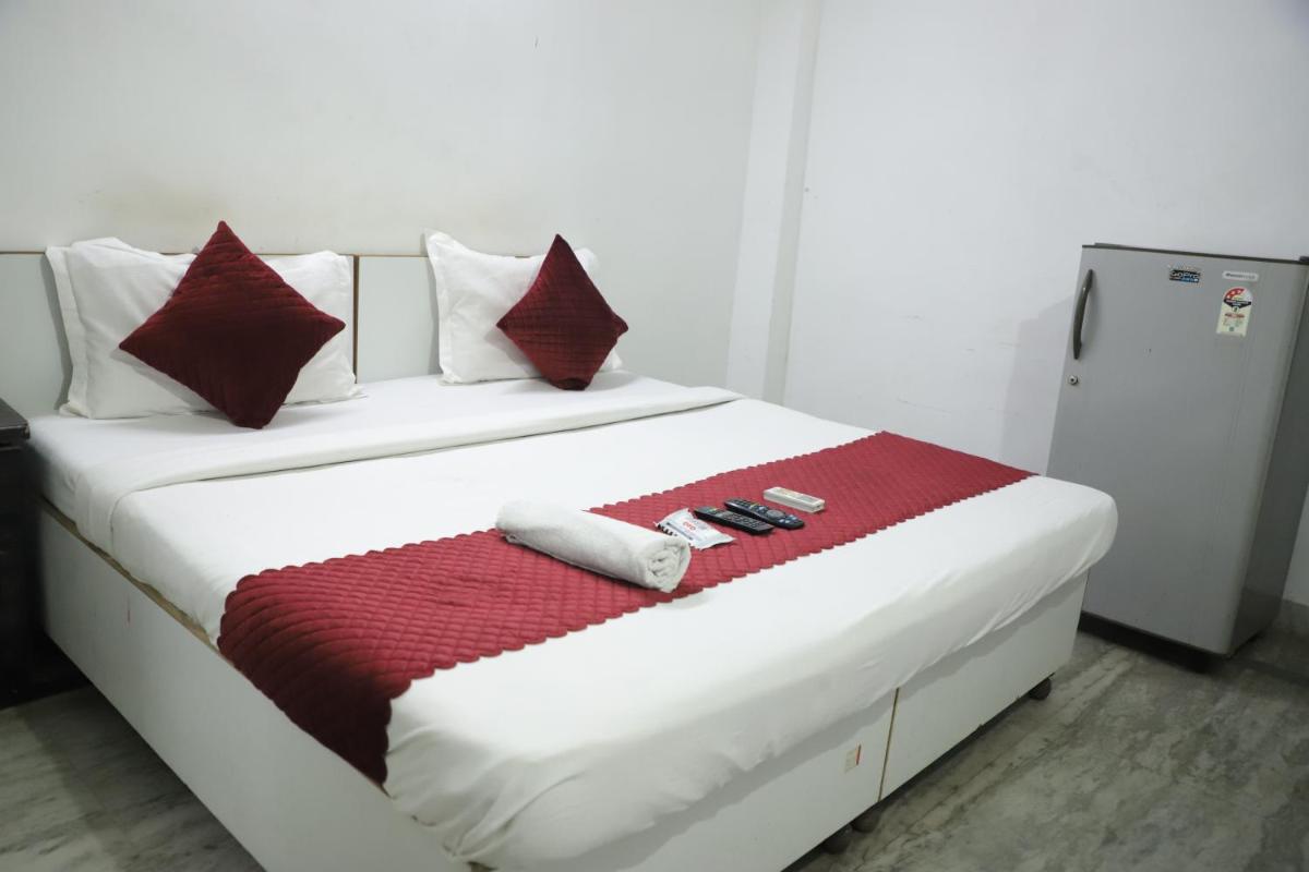 Suitetrails - Hotel Raaso Inn - Couple Friendly