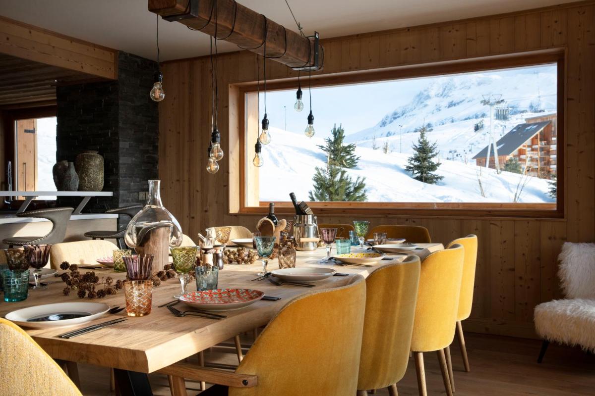 Vue générale sur la montagne ou vue sur la montagne depuis l'hôtel