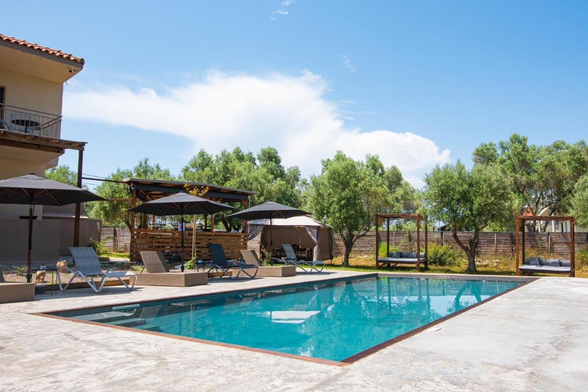 Pefkon Suites - Housity