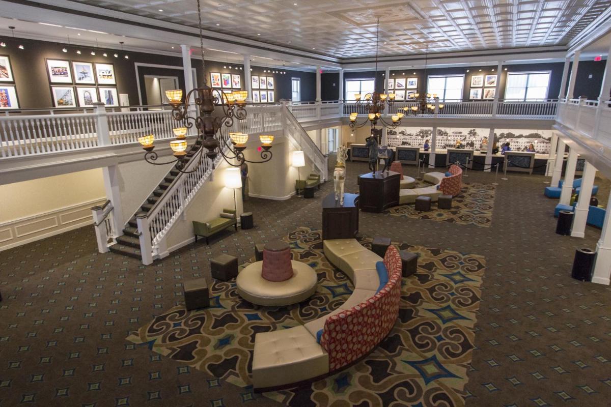 Cedar Point Hotel Breakers - Housity