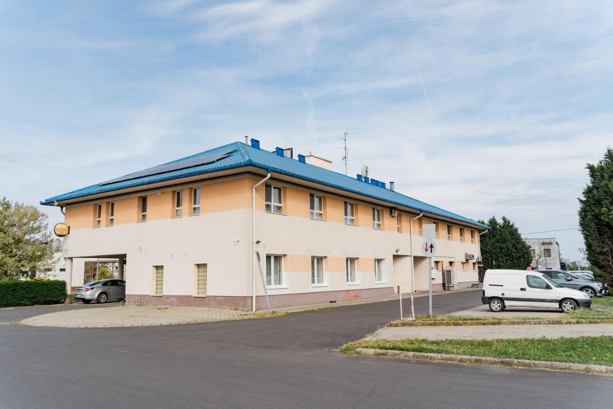 Panoráma Hotel - Housity