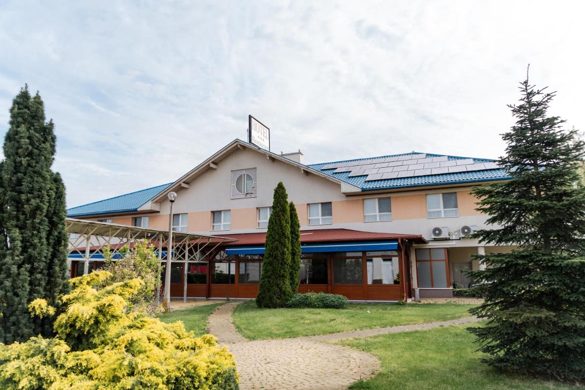 Panoráma Hotel - Housity