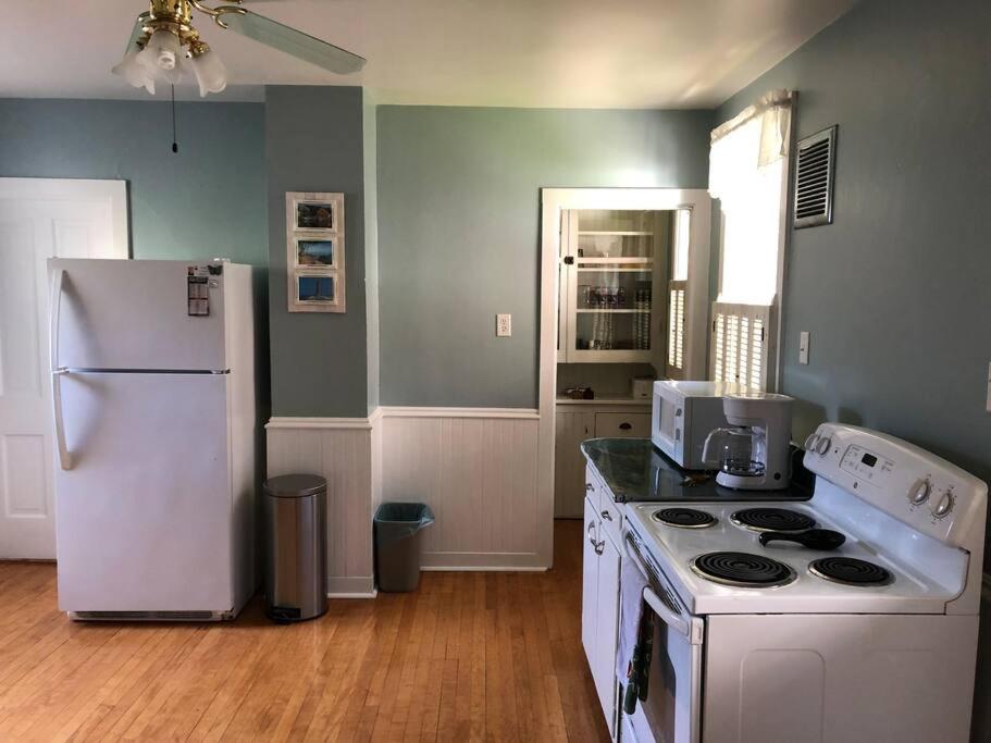 Spacious & Peaceful Home in the heart of Sheboygan - Housity
