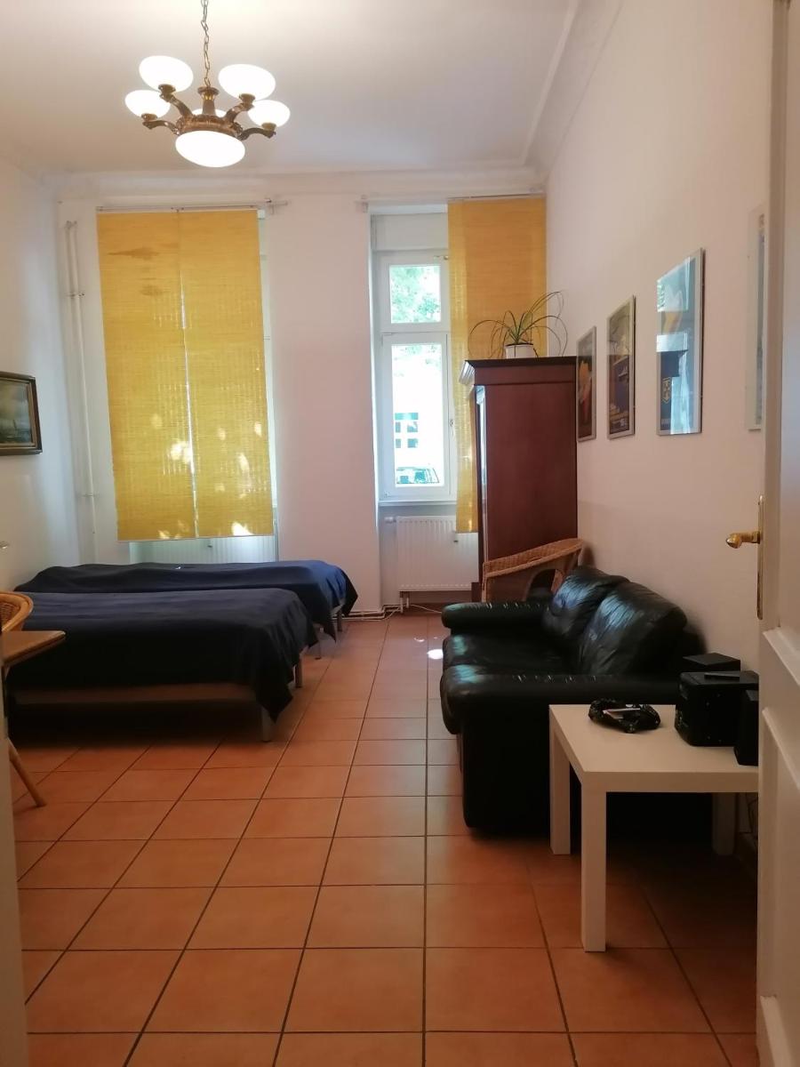 Esmarchstr. 20 - Housity