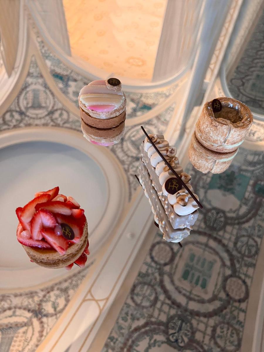Photo de la galerie de l'établissement Hôtel Royal, à Évian-les-Bains