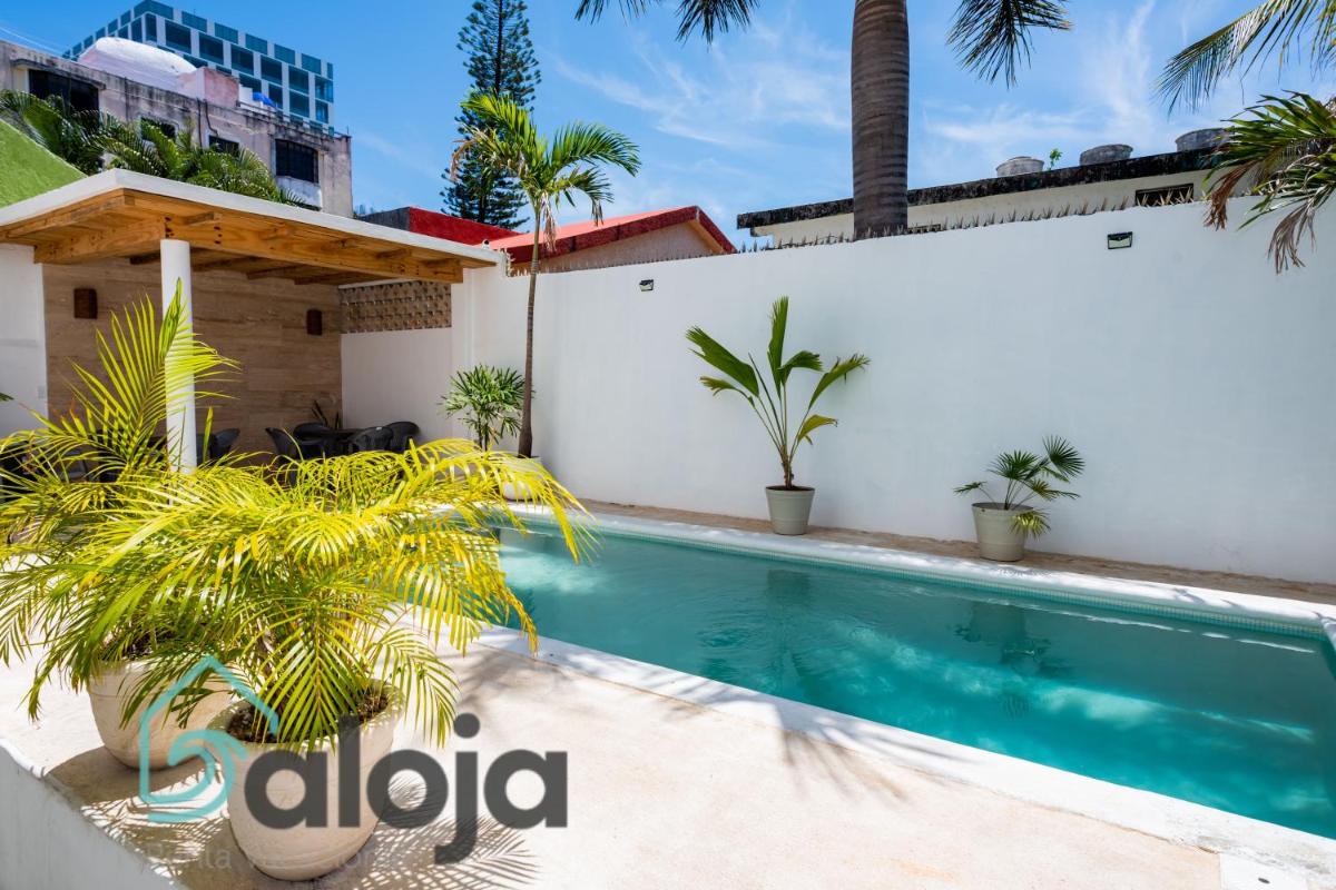 VIca Guest House con piscina en la entrada de la Zona Hotelera - Housity