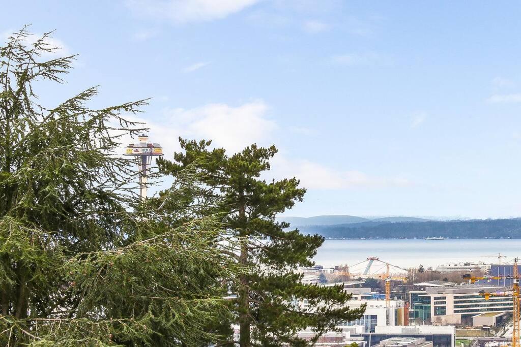 Lofty Studio Prime Cap Hill Area Mins to Downtown - Housity