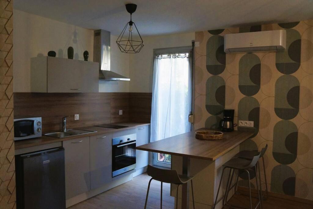 Studio climatisé et spacieux situé près des Parcs - Housity