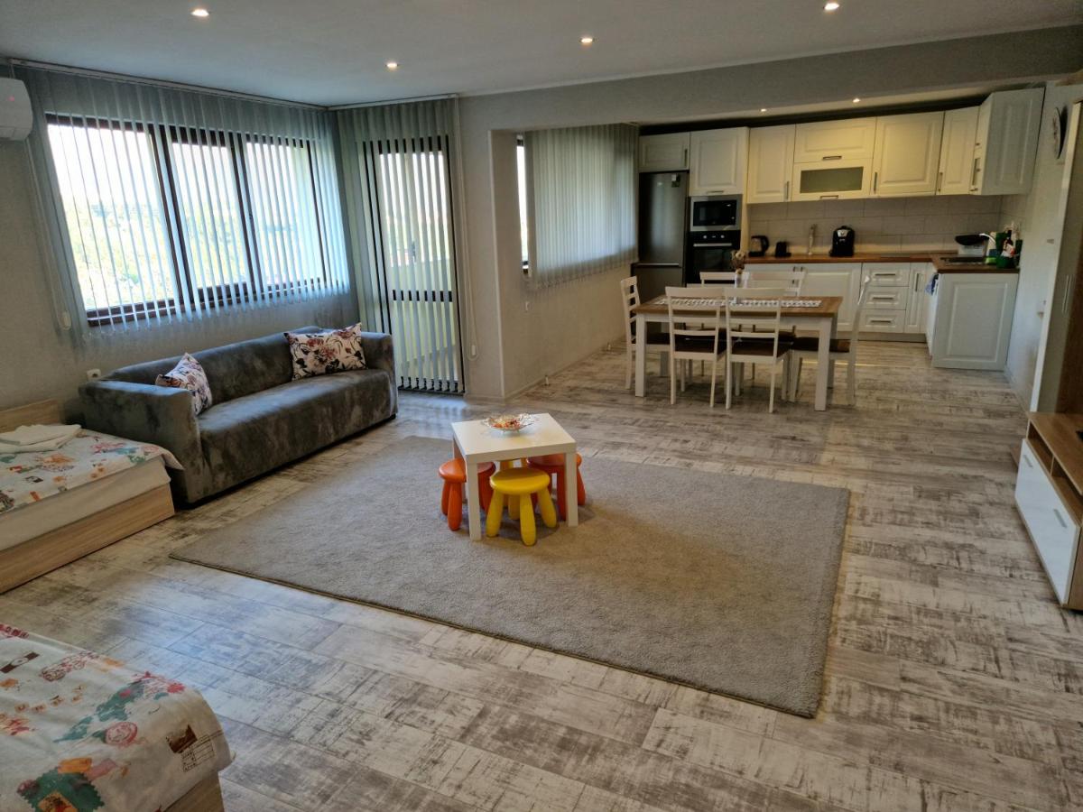 United Apartments 2 - Housity