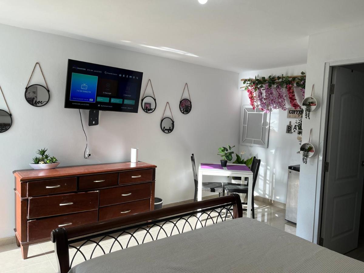 Gavidias Guest House - Housity