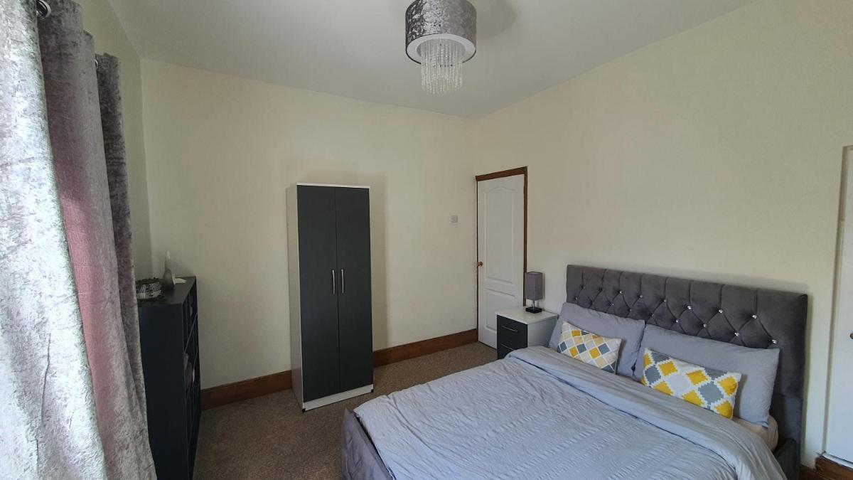 Spacious 2 Bedroom Home in Birmingham - Housity