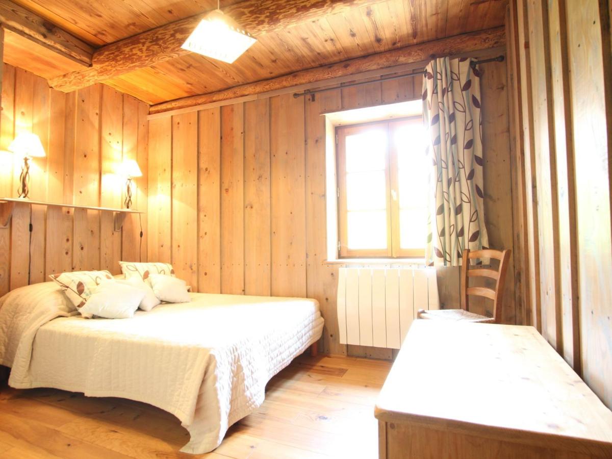 Charmante Maison de Ferme avec Cour Fermée, Proche Loisirs et Nature - FR-1-582-191 - Housity