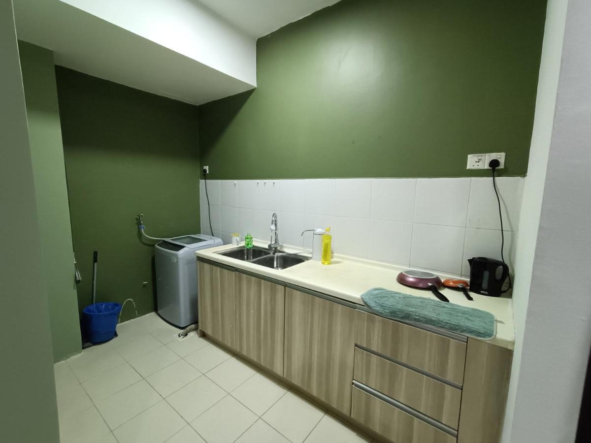 Pacific Place Ara Damansara LRT Pool Parking Kitchen By Kenangan Homes - Housity
