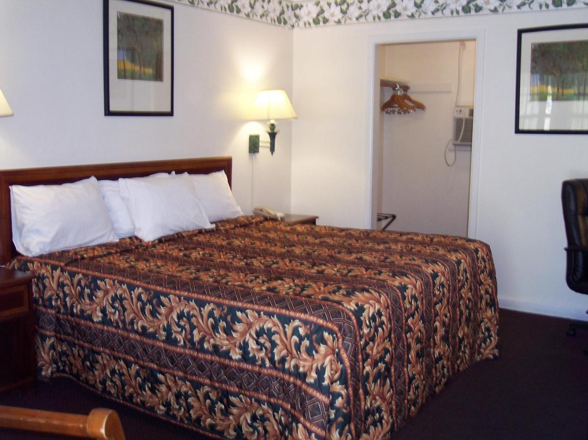 Shore Hills Motel - Housity