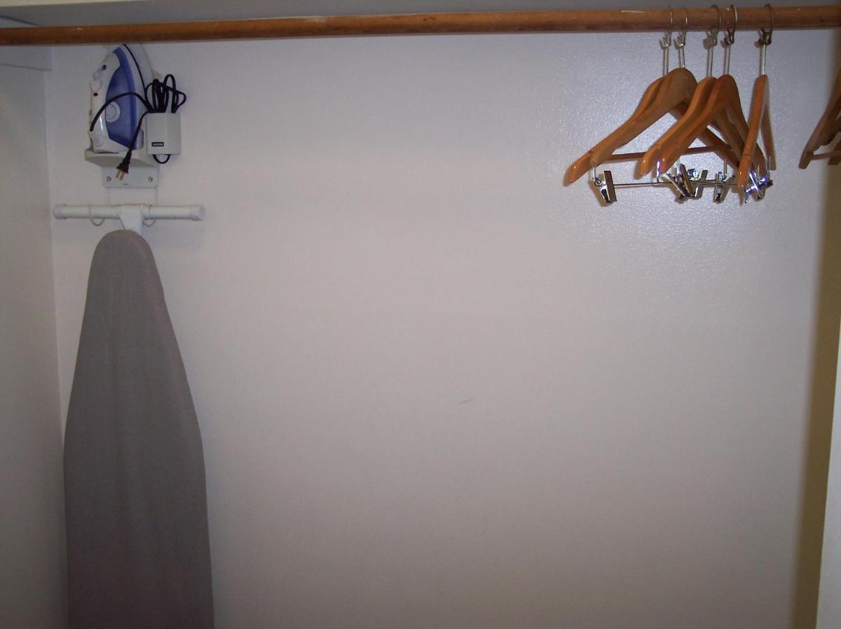 Shore Hills Motel - Housity