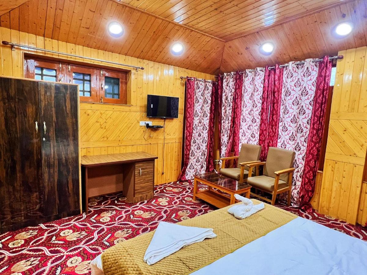 Roseline INN - Housity