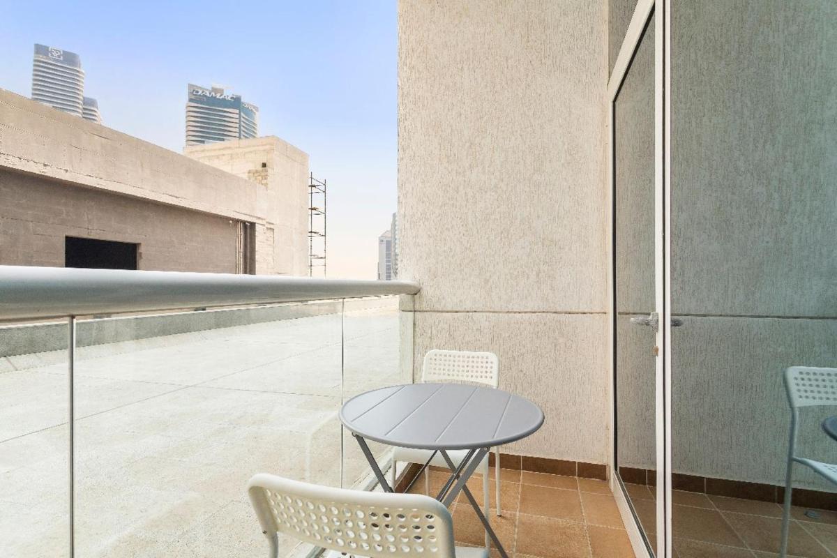 ALiving Modern Studio in Heart of Downtown Dubai at Burj Al Nujoom-110 - Housity